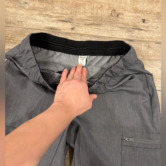 FIGS Grey Technical Collection Scrub Jogger Pants Size Small - Picture 3 of 14